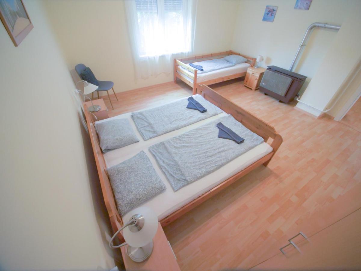 Appartamento Estike Balatonlelle Esterno foto
