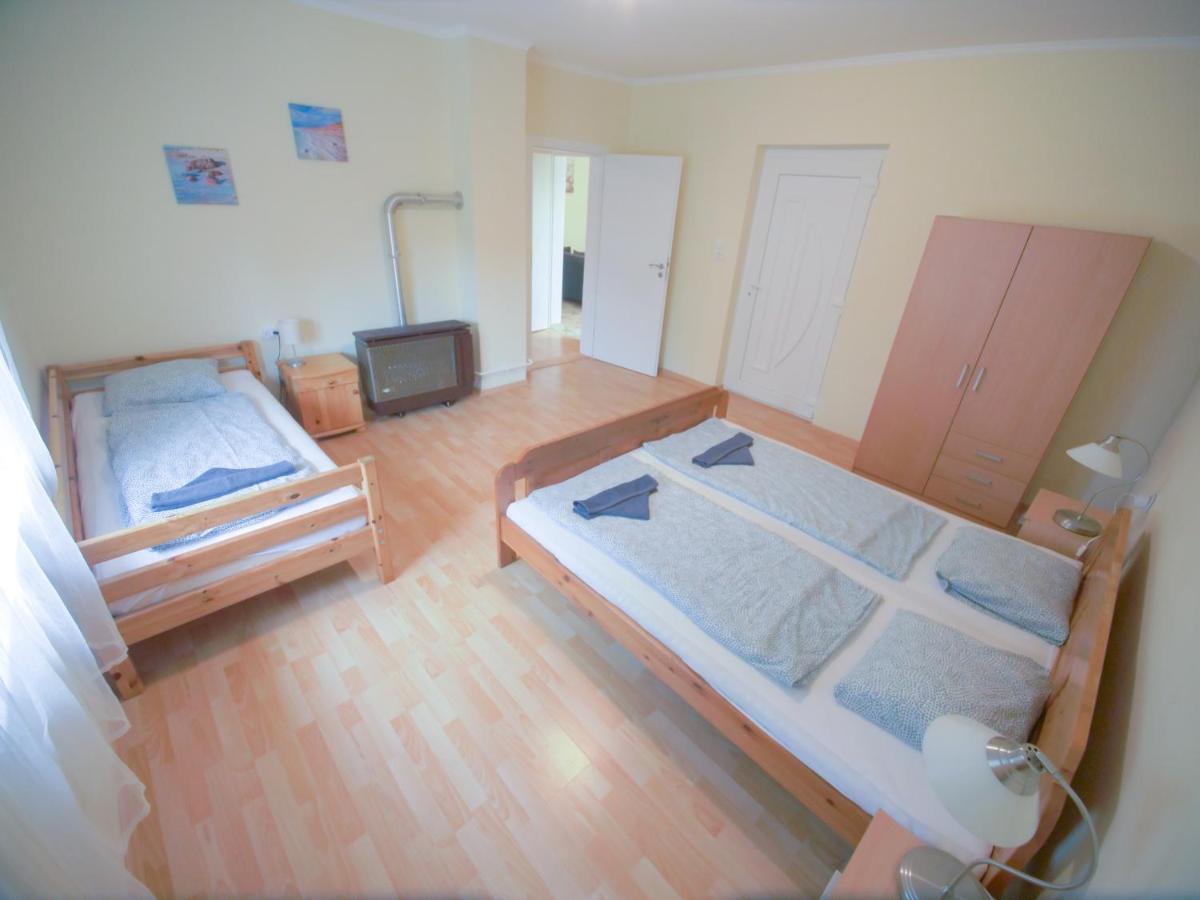 Appartamento Estike Balatonlelle Esterno foto