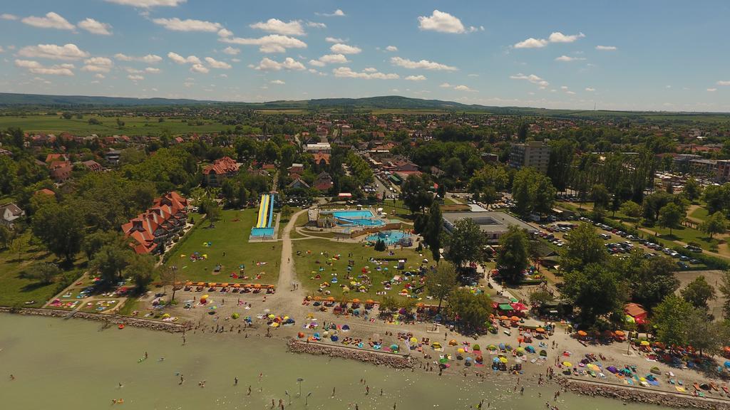Appartamento Estike Balatonlelle Esterno foto